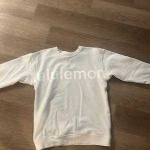 white lululemon crewneck